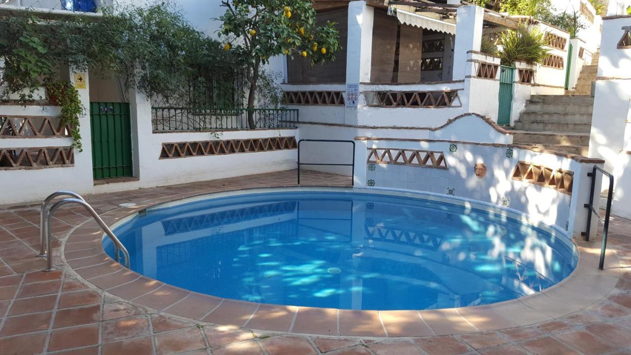 Semi-Detached Adosado Con Encanto -130 M2 - Wifi 600 Mb - Piscina Comunitaria - Patio Privado Torremolinos Luaran gambar