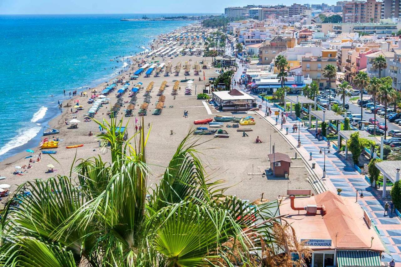 Semi-Detached Adosado Con Encanto -130 M2 - Wifi 600 Mb - Piscina Comunitaria - Patio Privado Torremolinos Luaran gambar